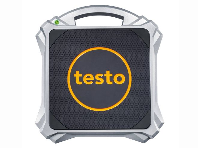 Testo 560i with testo smart app during wireless charging process