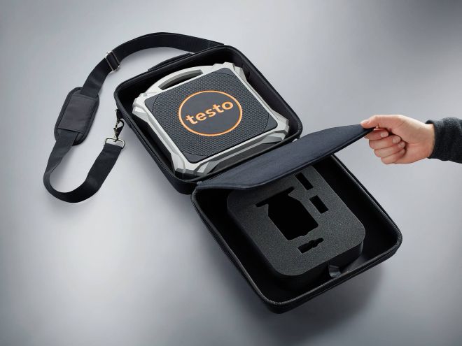 Automatic refrigerant charging using Testo 560i and intelligent valve